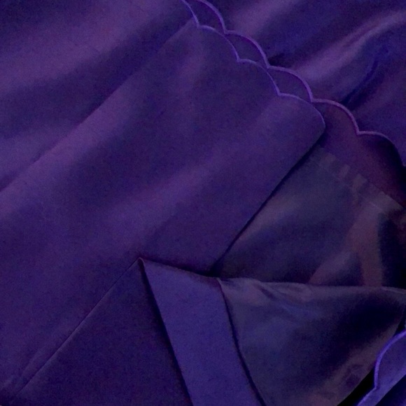 Kasper fully lined purple shiny polyester dress, neck and bottom detail. - Picture 8 of 8